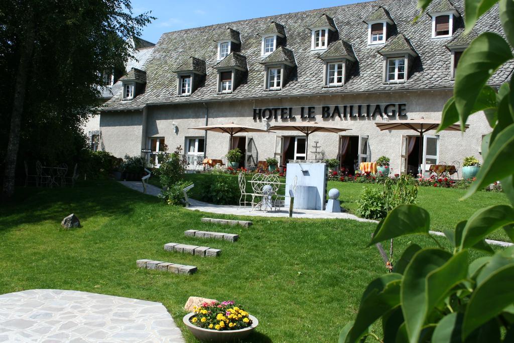 Le Bailliage Hotel & Spa Salers Exterior photo